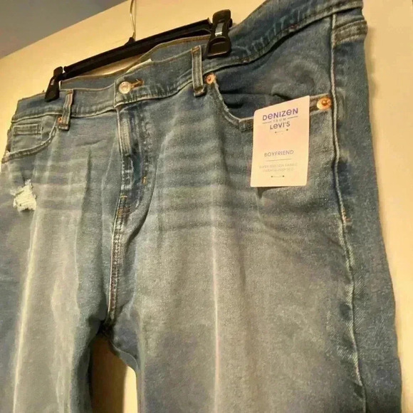 Levi’s Women’s Boyfriend Crop High Rise Distressed Denizen NEW size 20 - Picture 5 of 14